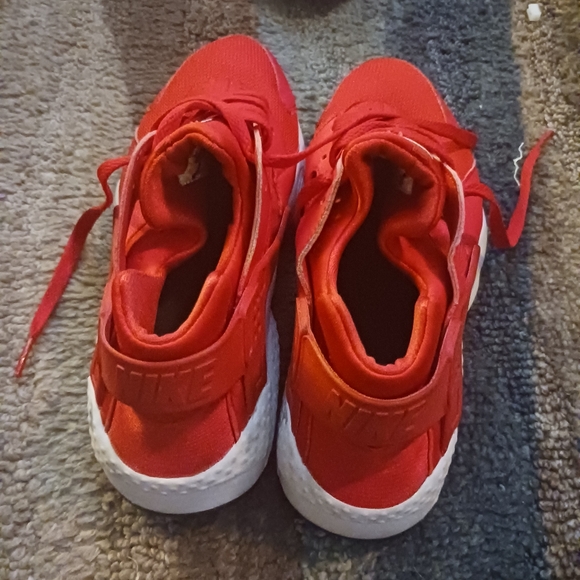 Women size 7 Nike Huarache - Picture 2 of 2